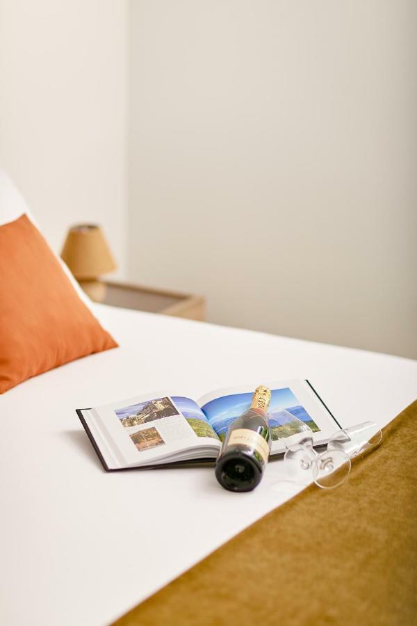 Mosaic Apartment Risan Ngoại thất bức ảnh