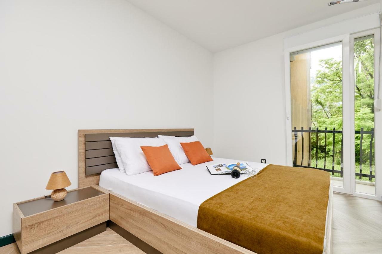 Mosaic Apartment Risan Ngoại thất bức ảnh